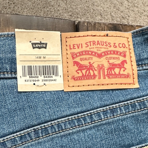 Levi's Women's Straight Leg Blue Jeans - Picture 3 of 4